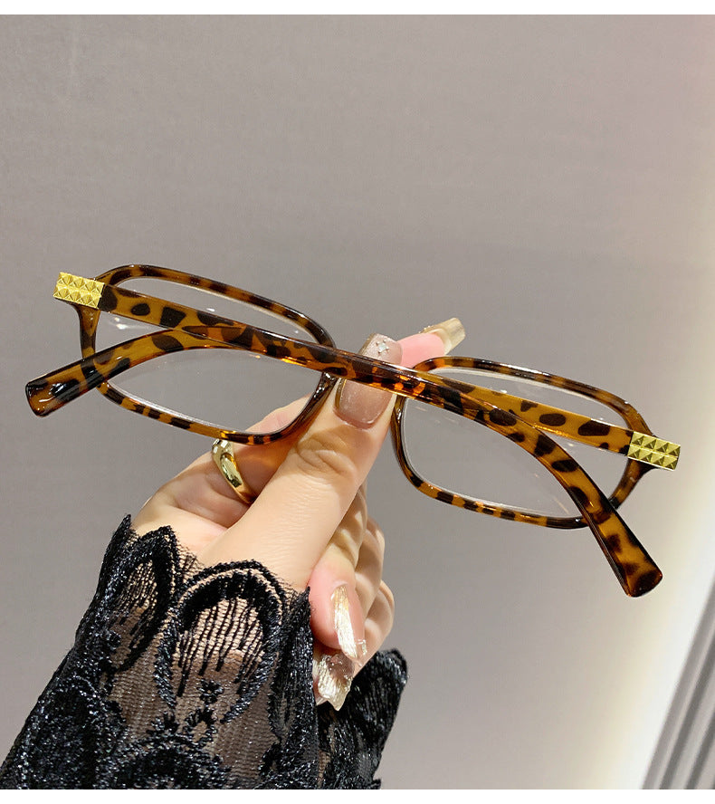 Chic Tortoiseshell Reading Glasses for Women – Stylish Anti-Blue Light Readers