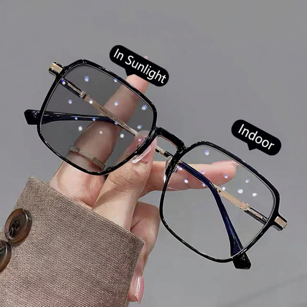 Fashion-Forward Oversized Reading Glasses for Women – Modern Photochromic & Blue Light Blocking Readers