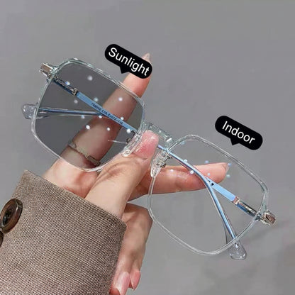 Fashion-Forward Oversized Reading Glasses for Women – Modern Photochromic & Blue Light Blocking Readers