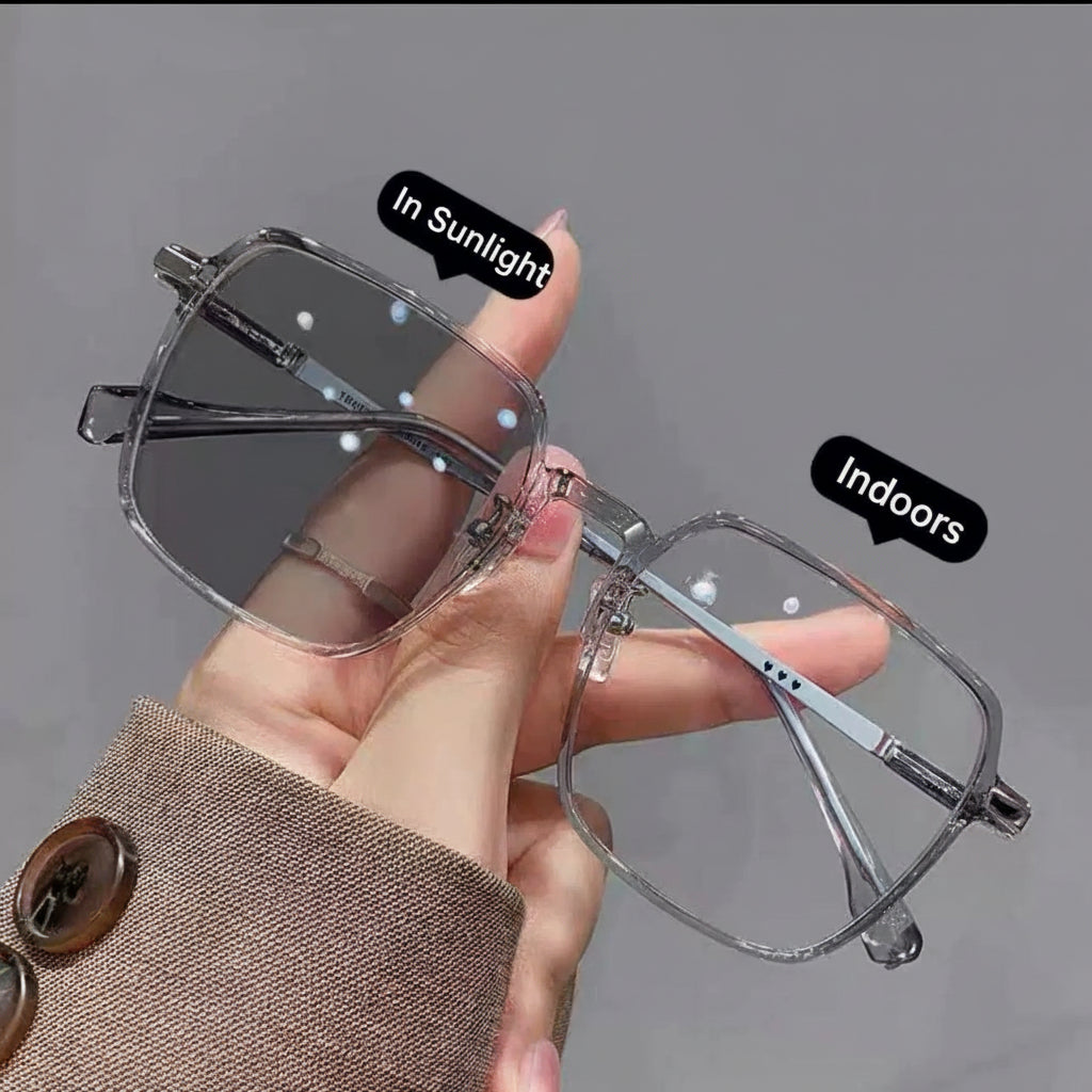 Fashion-Forward Oversized Reading Glasses for Women – Modern Photochromic & Blue Light Blocking Readers