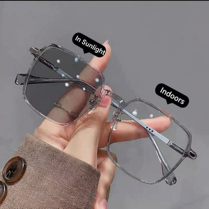 Fashion-Forward Oversized Reading Glasses for Women – Modern Photochromic & Blue Light Blocking Readers