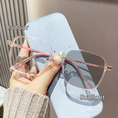 Fashion-Forward Oversized Reading Glasses for Women – Modern Photochromic & Blue Light Blocking Readers